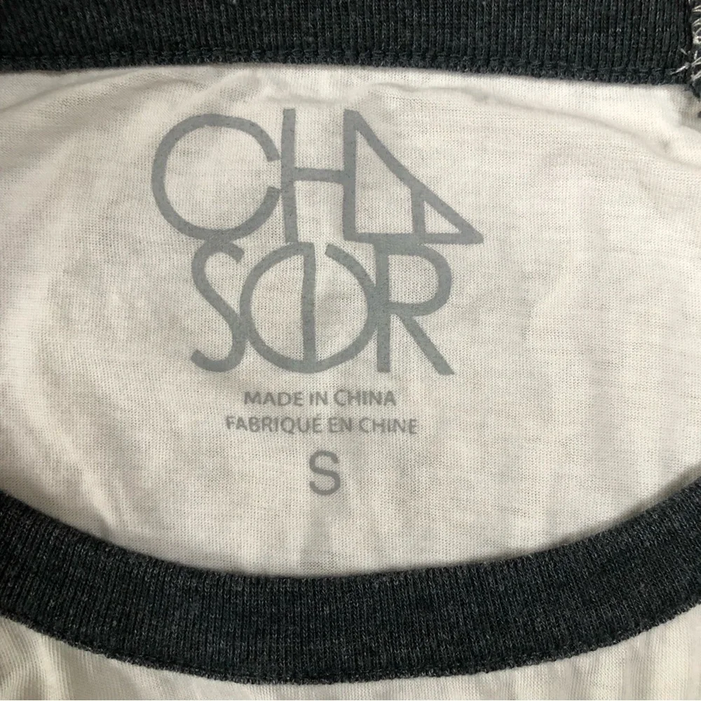 Chaser grey/white raglan ladies top. Size Small - Picture 4 of 5